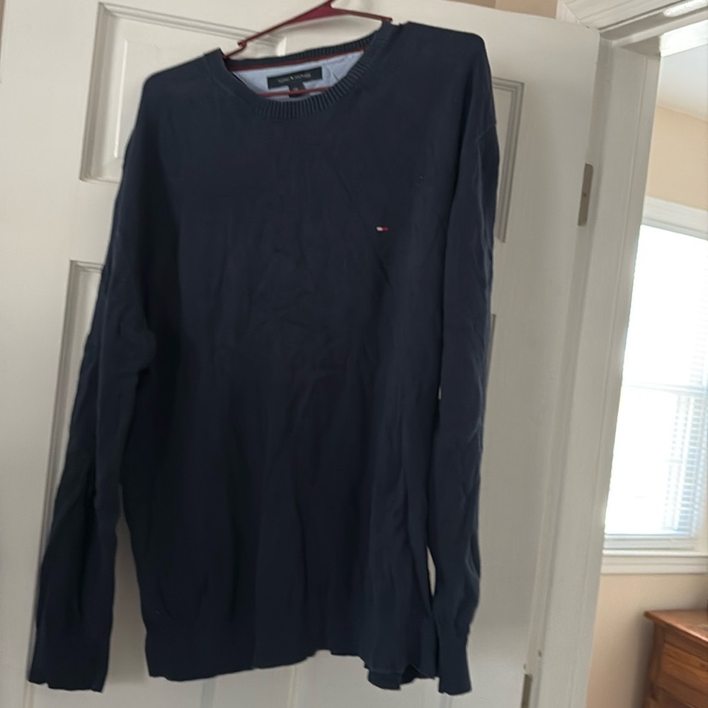 Gently used Tommy Hilfiger men’s XXL Crewneck Sweatshirt